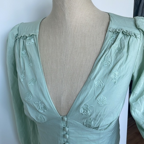 Reformation The Lawrence Long Sleeve Blouse V Neckline and Puff Sleeves size 4 - Picture 4 of 11